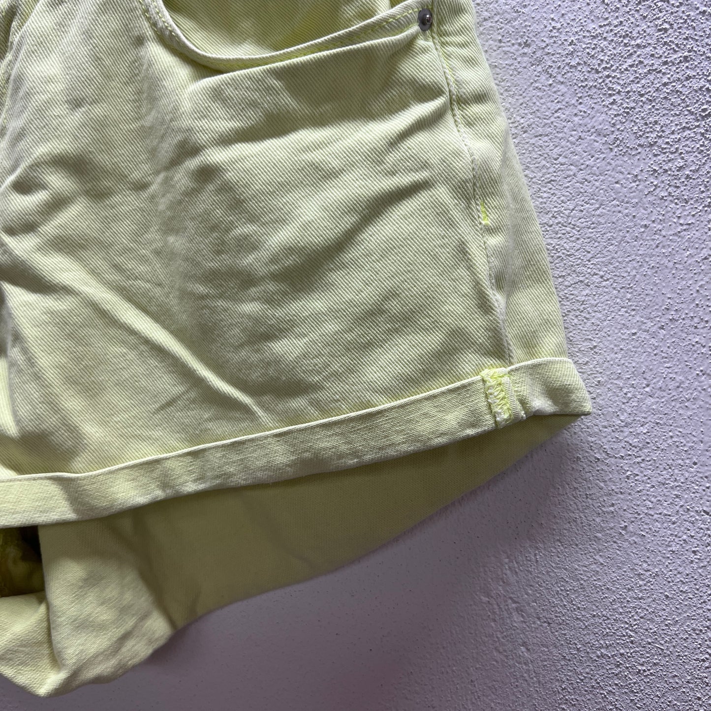 Shorts denim colore lime