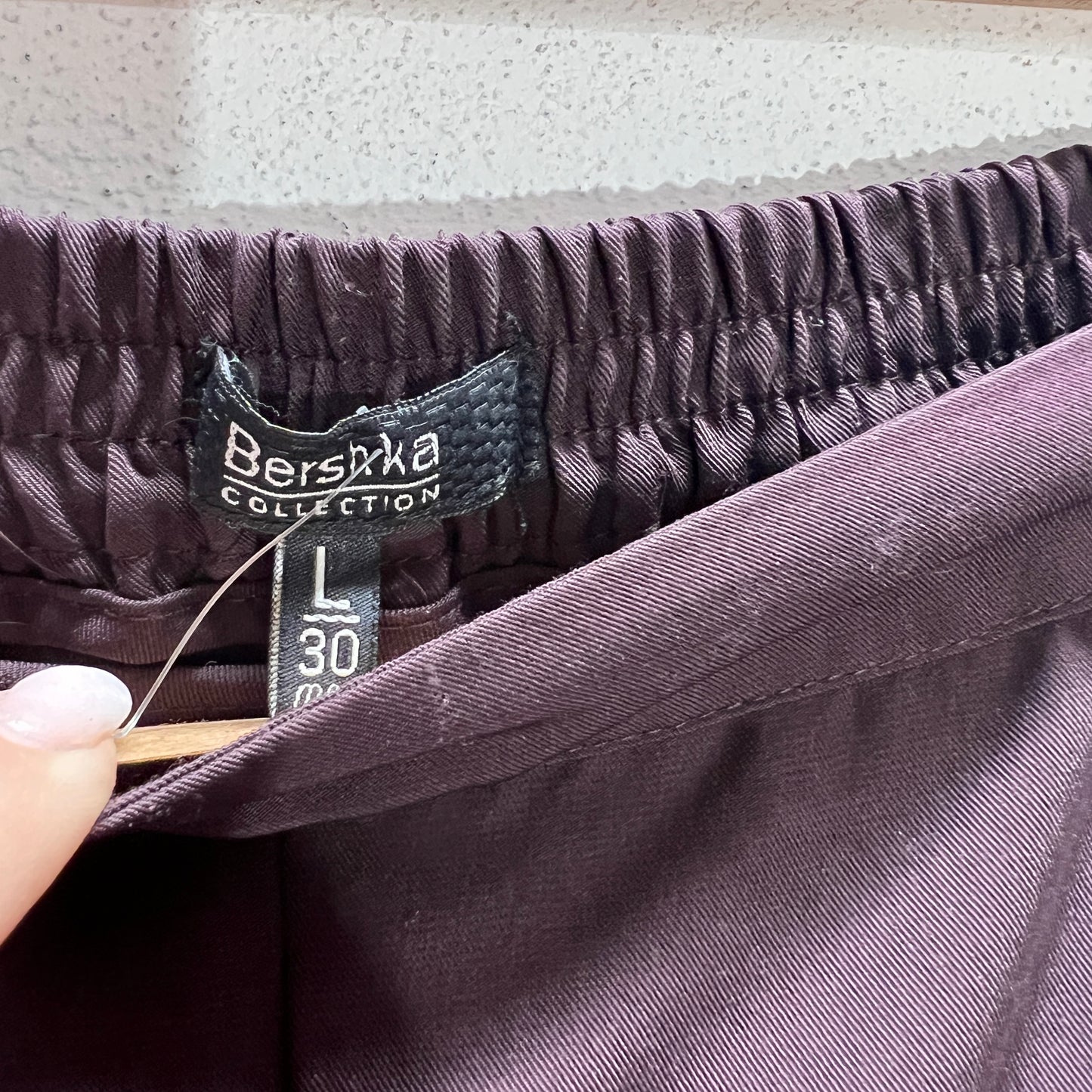Pantaloni Bershka melanzana