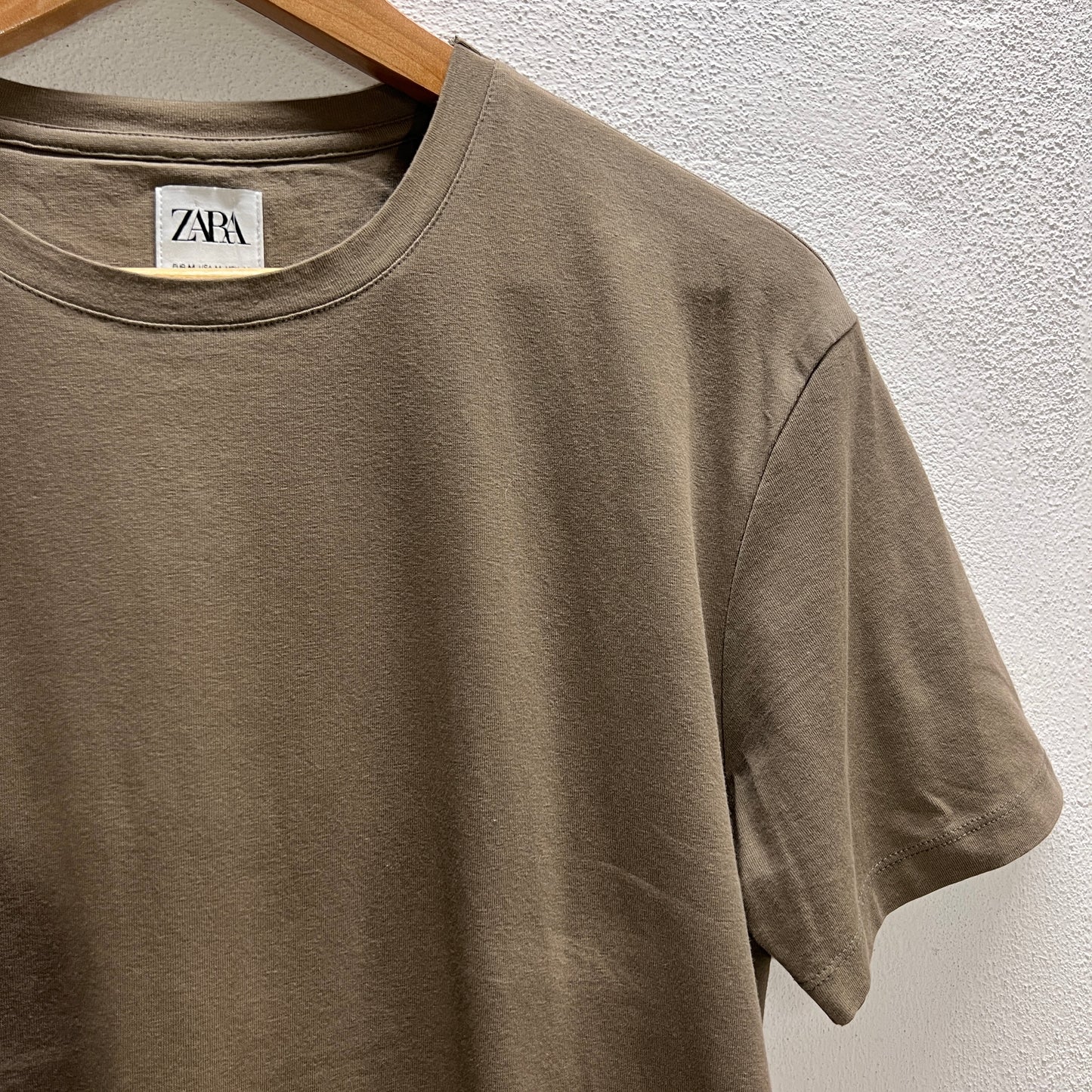 T-shirt verde militare Zara