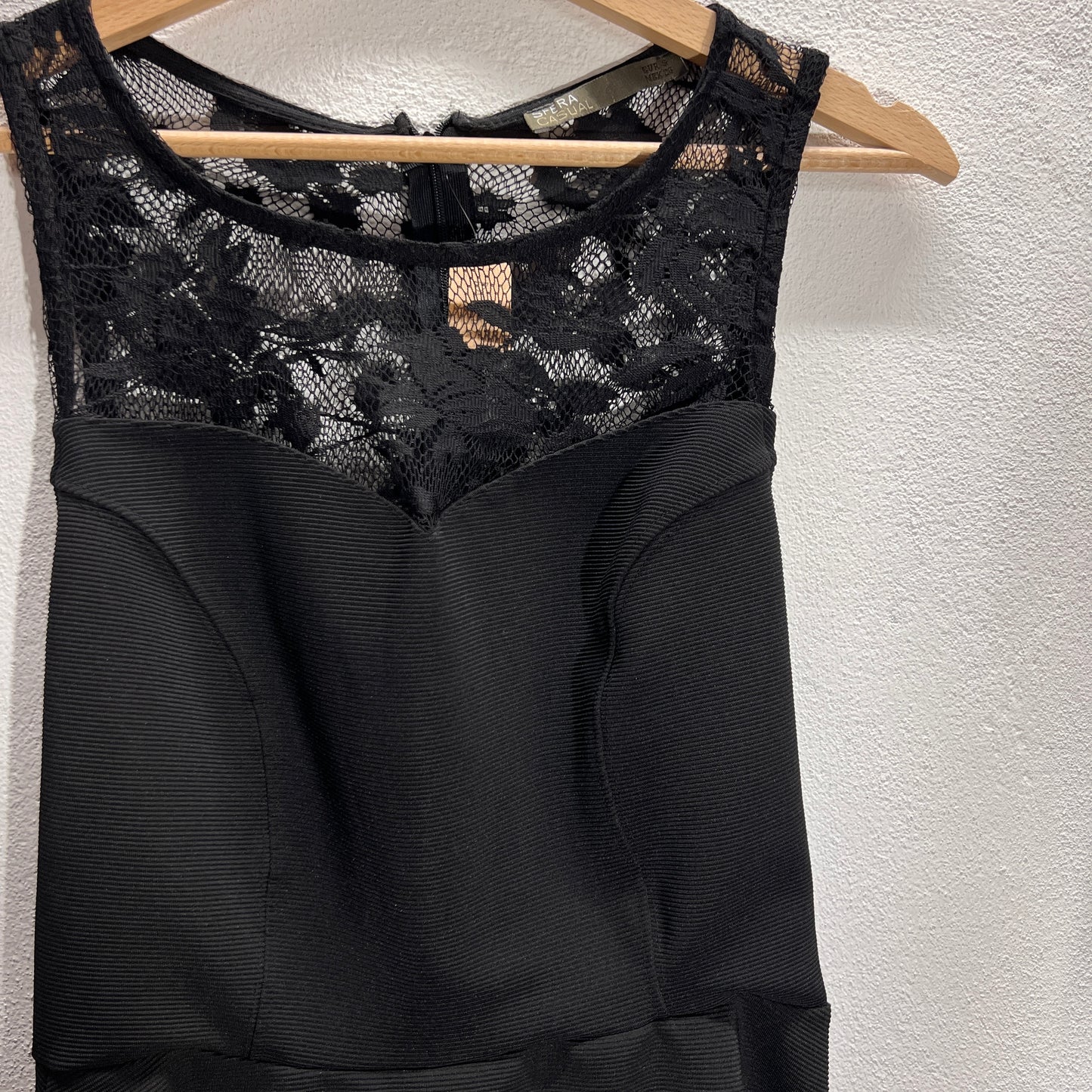Vestito con trasparenze