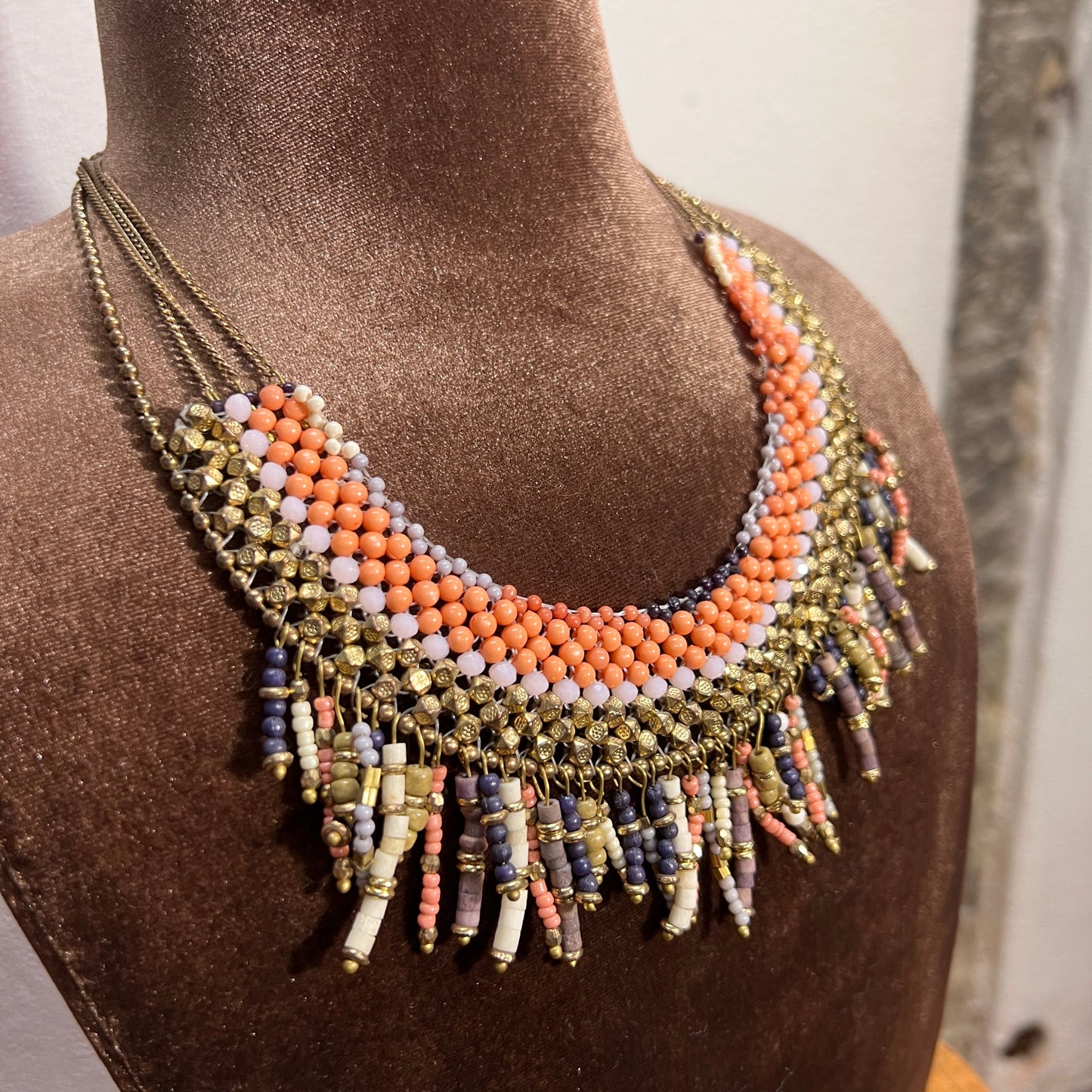 Collana multicolore con perline