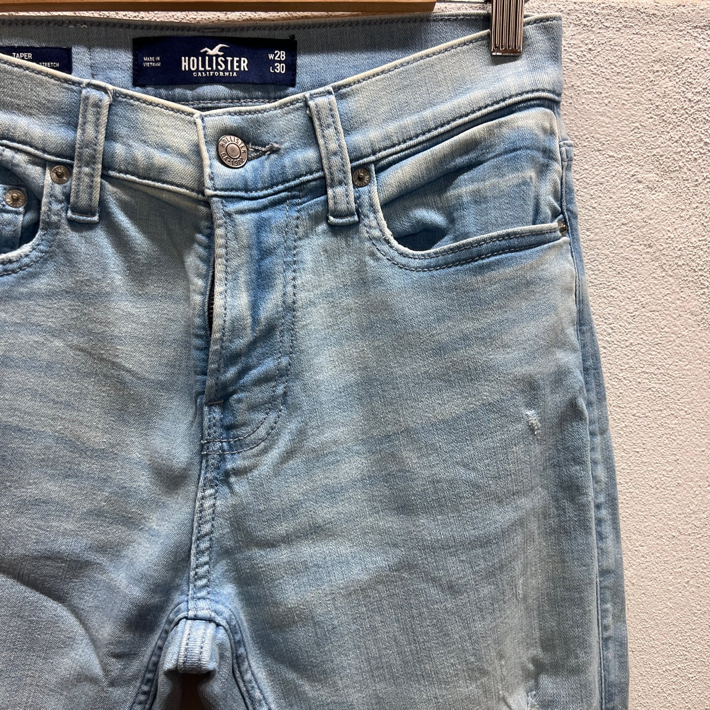 Pantaloni Hollister strappati W28 L30
