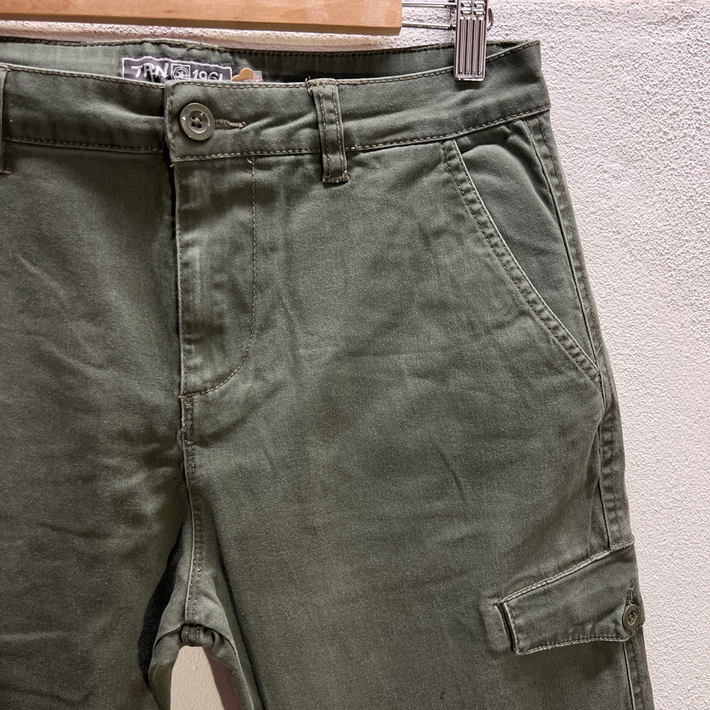Pantaloni chino verdi militari