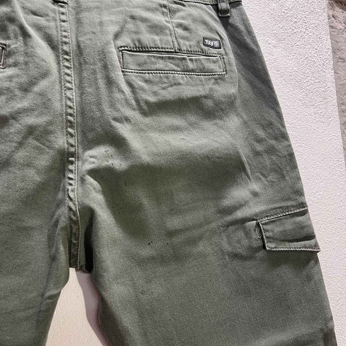 Pantaloni chino verdi militari