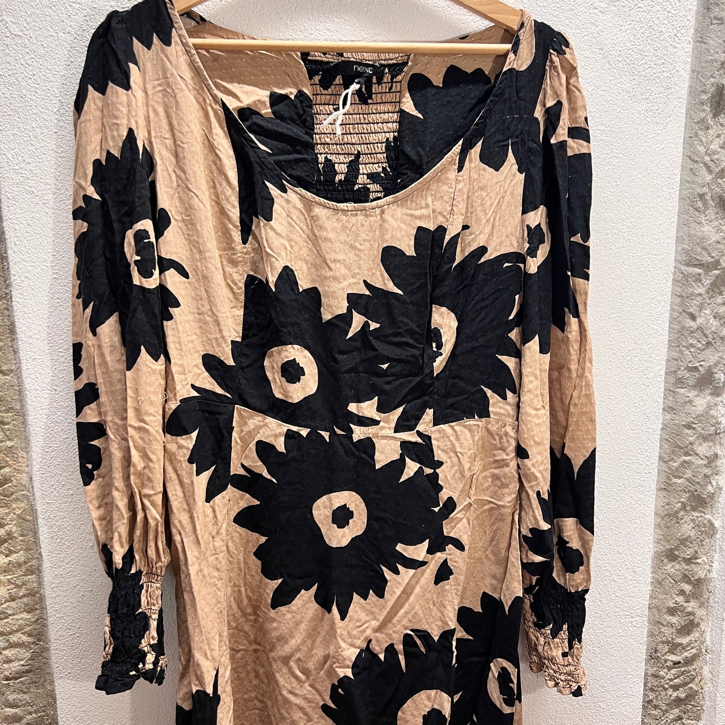 Abitino a fiori beige