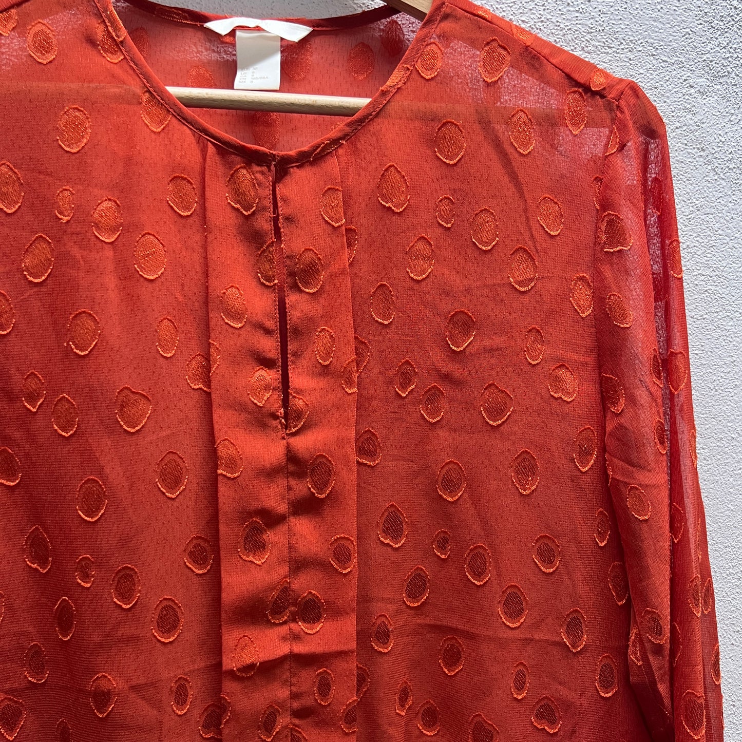 Camicia rossa con trasparenze H&M