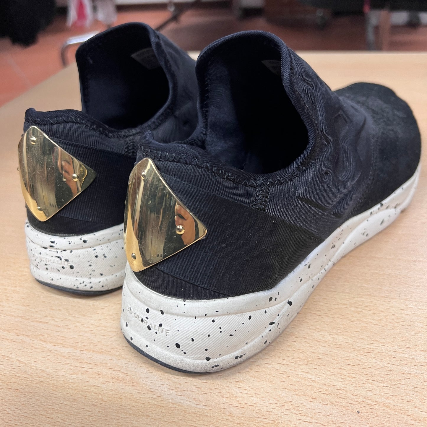 Scarpe Reebok con dettaglio in oro