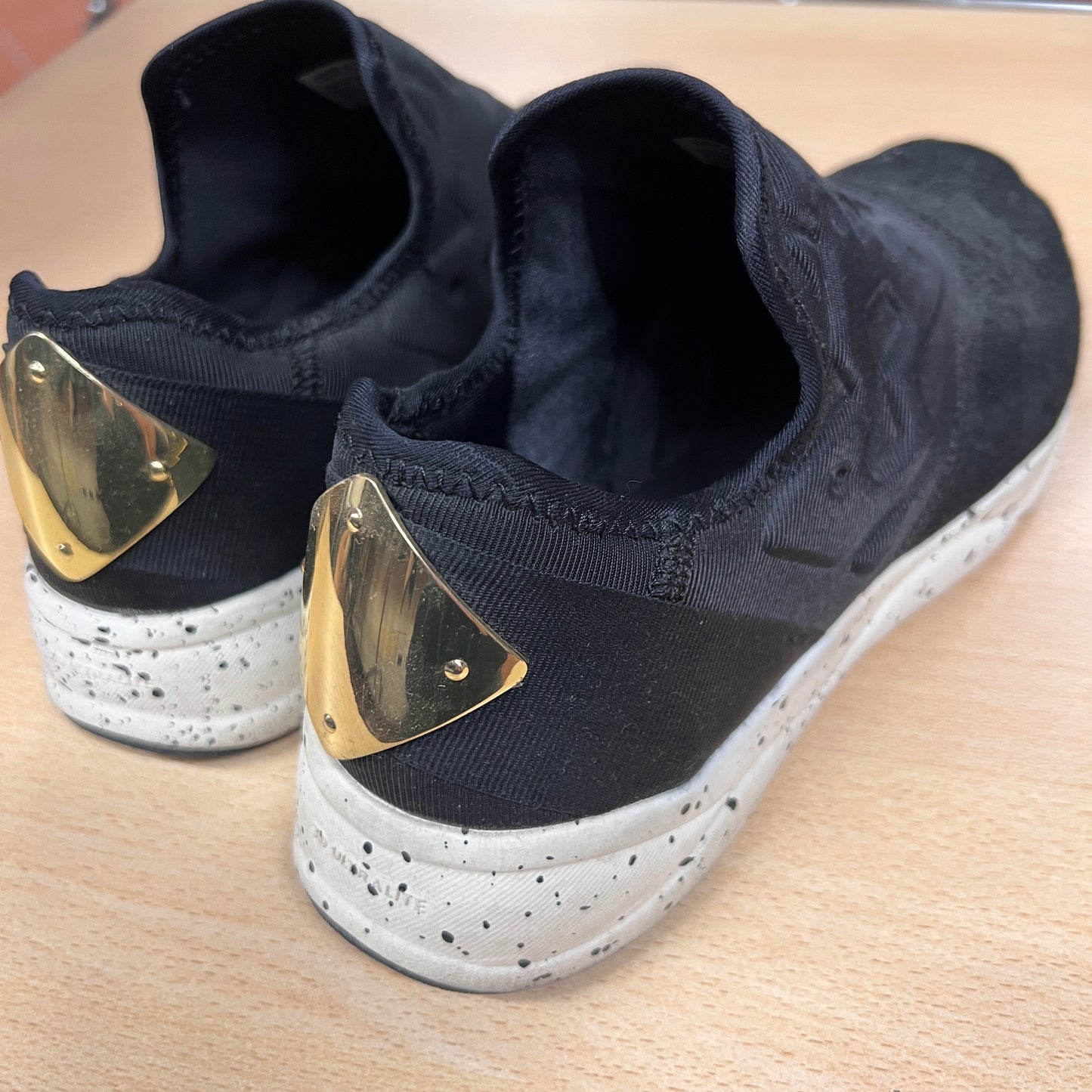 Scarpe Reebok con dettaglio in oro